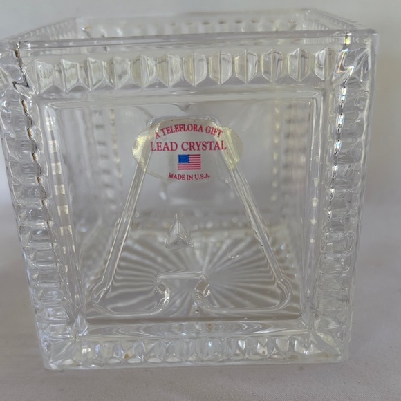 VERY CUTE LEAD CRYSTAL SQUARE VASE BABY SHOWER OR YOUR “BABY”s GIFT - Picture 3 of 12